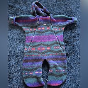 Patagonia baby bunting suit. Good condition! Size: 6 months